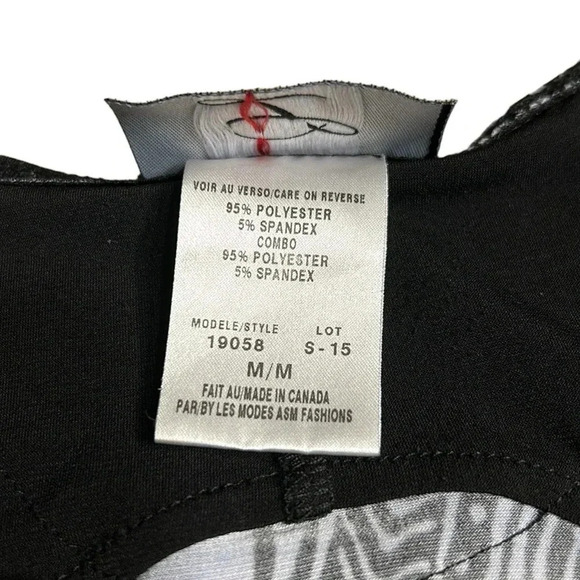 Y2K Libra ,vtg top . 
Women Medium.Black,white,abstract, embellished,square neck - Picture 10 of 15